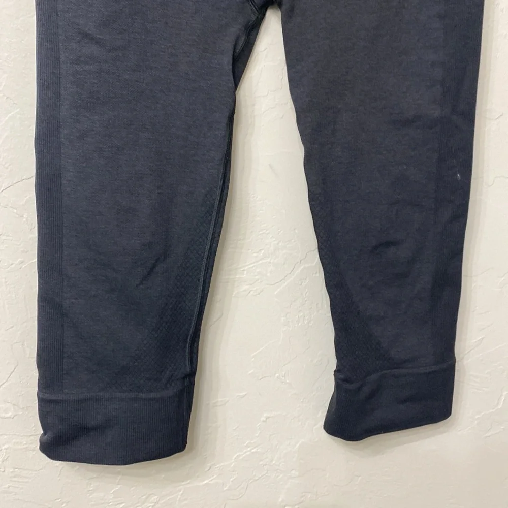 Lululemon grey crop leggings size 4
